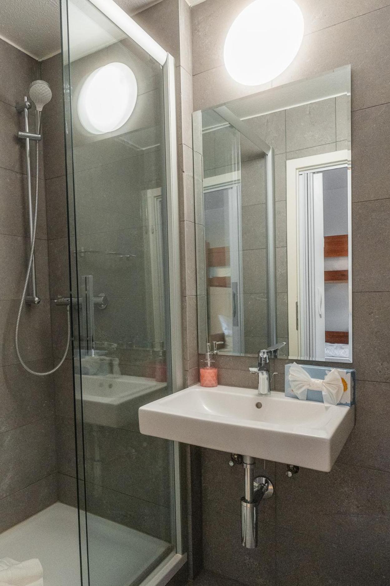 Hostel - Ron'S Guesthouse Oberstdorf Zewnętrze zdjęcie