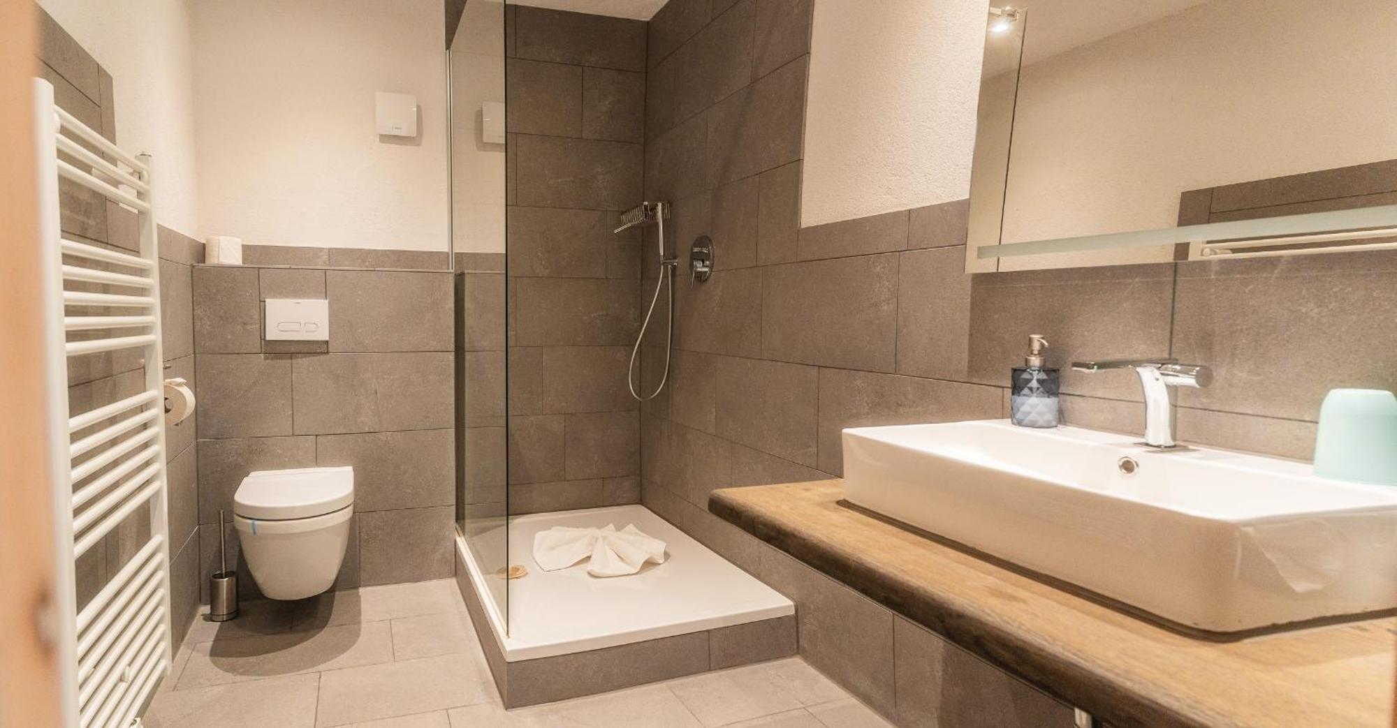 Hostel - Ron'S Guesthouse Oberstdorf Zewnętrze zdjęcie