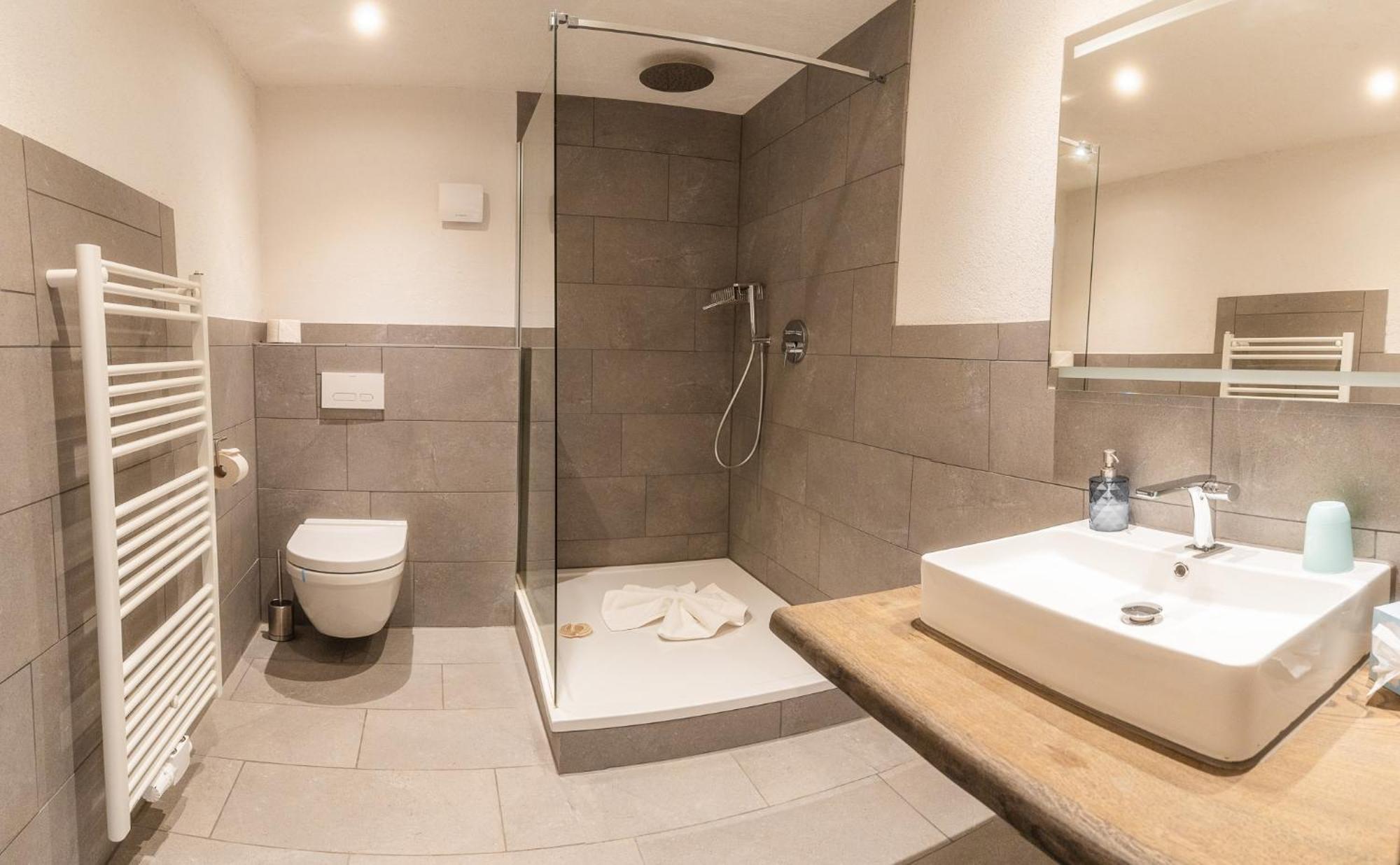 Hostel - Ron'S Guesthouse Oberstdorf Zewnętrze zdjęcie